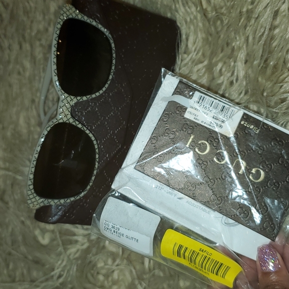 Gucci Sunglasses - Picture 6 of 8